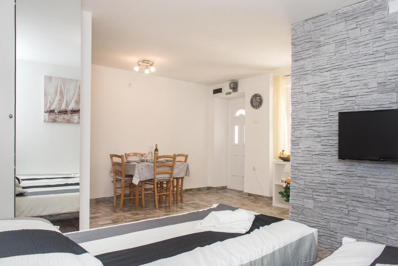 Studio Apartment Bilic Sibenik Luaran gambar
