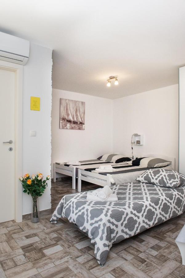 Studio Apartment Bilic Sibenik Luaran gambar